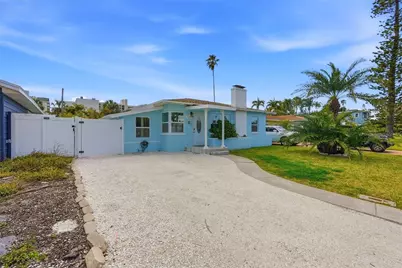 15424 2nd Street E, Madeira Beach, FL 33708 - Photo 2