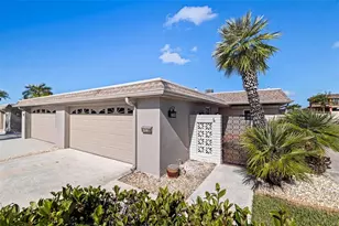 403 Boca Ciega Point Blvd N, Saint Petersburg, FL 33708 - Photo 2