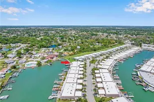 403 Boca Ciega Point Blvd N, Saint Petersburg, FL 33708 - Photo 4