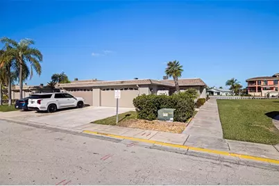 403 Boca Ciega Point Boulevard N, Saint Petersburg, FL 33708 - Photo 6