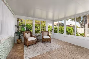 535 St Tropez Cir NE, Saint Petersburg, FL 33703 - Photo 16