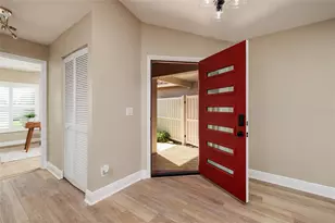 535 St Tropez Cir NE, Saint Petersburg, FL 33703 - Photo 8