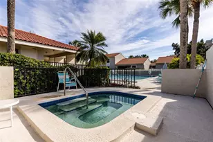 535 St Tropez Cir NE, Saint Petersburg, FL 33703 - Photo 34