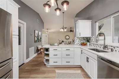 535 St Tropez Circle NE, Saint Petersburg, FL 33703 - Photo 14