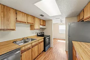 129 Camphor Cir, Oldsmar, FL 34677 - Photo 10