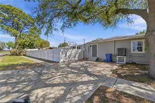 733 61st Ave NE, Saint Petersburg, FL 33703 - Photo 48