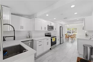 733 61st Ave NE, Saint Petersburg, FL 33703 - Photo 14