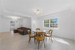 733 61st Ave NE, Saint Petersburg, FL 33703 - Photo 8