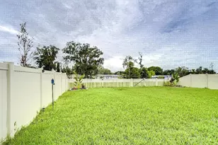 1412 Tahitian Sunrise Dr, Plant City, FL 33565 - Photo 20