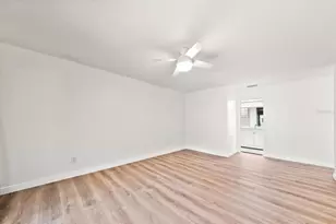 2275 Kingfisher Ln, Clearwater, FL 33762 - Photo 14