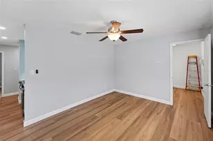 9605 N Edison Ave, Tampa, FL 33612 - Photo 4