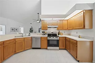 1908 River Crossing Dr, Valrico, FL 33596 - Photo 20