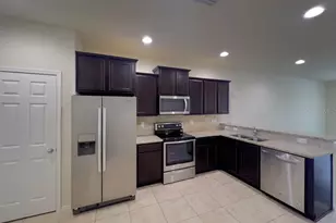 4812 White Sanderling Ct, Tampa, FL 33619 - Photo 6