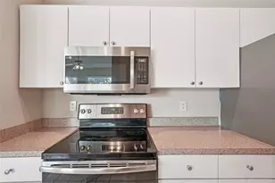 3225 Gulf Watch Ct, Sarasota, FL 34231 - Photo 6