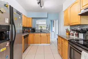 4908 Highland St S, Saint Petersburg, FL 33705 - Photo 10