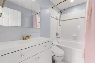 3852 Mandalay Dr, Saint Petersburg, FL 33705 - Photo 20