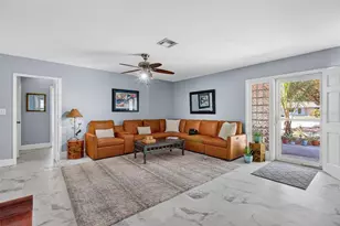 5723 1st St NE, Saint Petersburg, FL 33703 - Photo 2