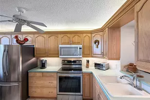 300 Woodette Dr, Dunedin, FL 34698 - Photo 8