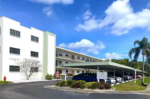 5980 Terrace Park Dr N, Saint Petersburg, FL 33709 - Photo 2