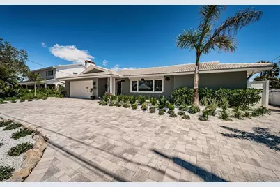 2180 Dolphin Boulevard S, Saint Petersburg, FL 33707 - Photo 4