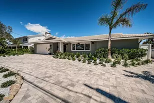 2180 Dolphin Blvd S, Saint Petersburg, FL 33707 - Photo 4