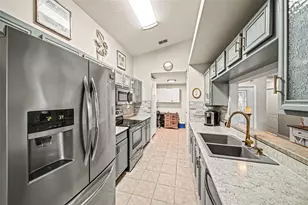 10321 Old Tampa Bay Dr, San Antonio, FL 33576 - Photo 14