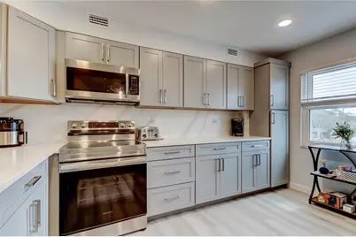 7321 Central Avenue #301, Saint Petersburg, FL 33710 - Photo 4