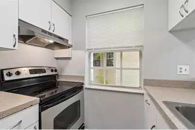 6915 Stones Throw Circle N #3106, Saint Petersburg, FL 33710 - Photo 12