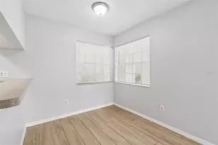 6915 Stonesthrow Cir N, Saint Petersburg, FL 33710 - Photo 8