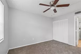 6915 Stonesthrow Cir N, Saint Petersburg, FL 33710 - Photo 20