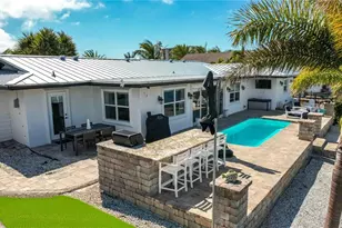 430 Palm Island SE, Clearwater Beach, FL 33767 - Photo 42