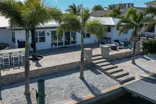 430 Palm Island SE, Clearwater Beach, FL 33767 - Photo 2