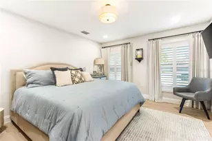 430 Palm Island SE, Clearwater Beach, FL 33767 - Photo 28