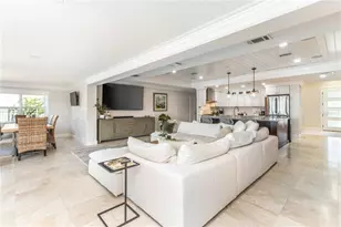 430 Palm Island SE, Clearwater Beach, FL 33767 - Photo 16