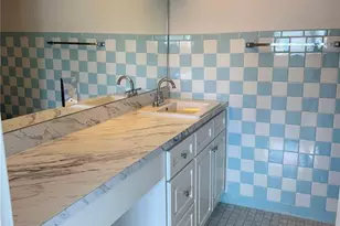 7425 Bay Island Dr S, South Pasadena, FL 33707 - Photo 10