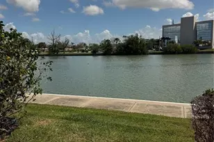 7425 Bay Island Dr S, South Pasadena, FL 33707 - Photo 1