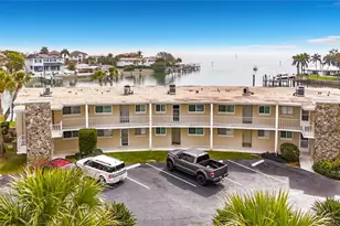 1361 Snell Isle Blvd NE, Saint Petersburg, FL 33704 - Photo 2