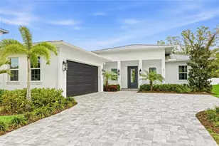 201 S Shade Ave, Sarasota, FL 34237 - Photo 1