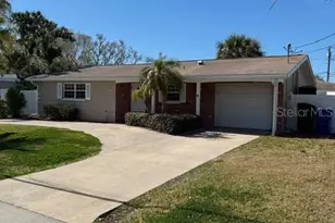 2154 Cedar Dr, Dunedin, FL 34698 - Photo 2