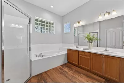 915 Regal Manor Way, Sun City Center, FL 33573 - Photo 16