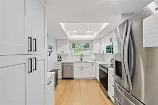 9785 86th Ave, Seminole, FL 33777 - Photo 4