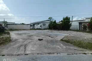 406 51st Avenue Plaza W, Bradenton, FL 34207 - Photo 1