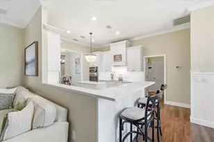 2004 Russell Dr, Tampa, FL 33618 - Photo 12