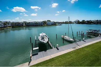 12334 Capri Circle N, Treasure Island, FL 33706 - Photo 20