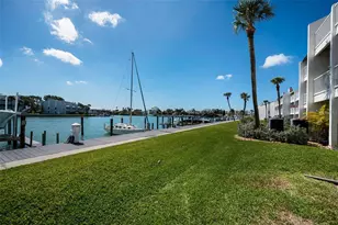 12334 Capri Cir N, Treasure Island, FL 33706 - Photo 44