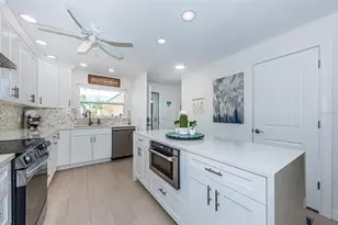 476 Boca Ciega Point Blvd S, Saint Petersburg, FL 33708 - Photo 18