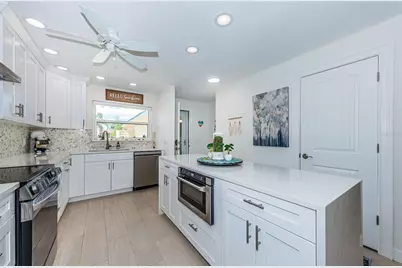 476 Boca Ciega Point Boulevard S, Saint Petersburg, FL 33708 - Photo 18