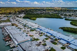 476 Boca Ciega Point Blvd S, Saint Petersburg, FL 33708 - Photo 8