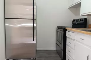 4942 Oxford Ave N, Saint Petersburg, FL 33710 - Photo 6