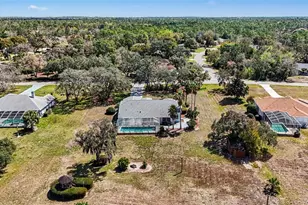 11009 Woodland Waters Blvd, Weeki Wachee, FL 34613 - Photo 8